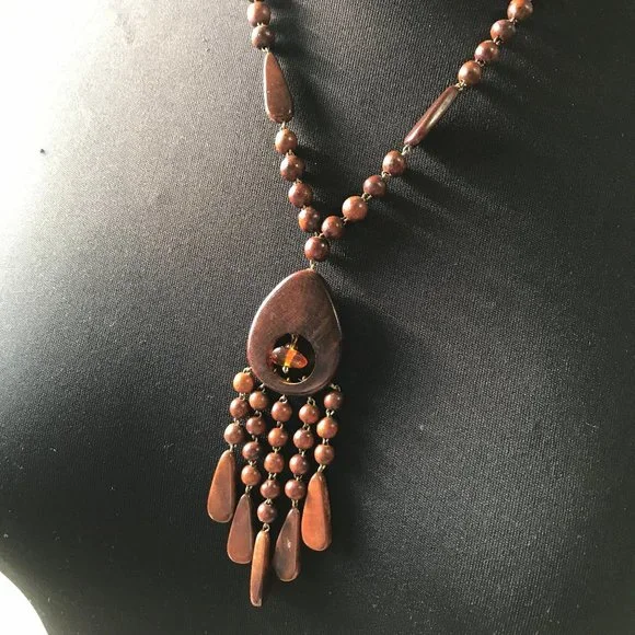 70s Vintage Wood Beaded Necklace 1970s 18" mid-length Hardwood dk brown beads - Picture 4 of 6